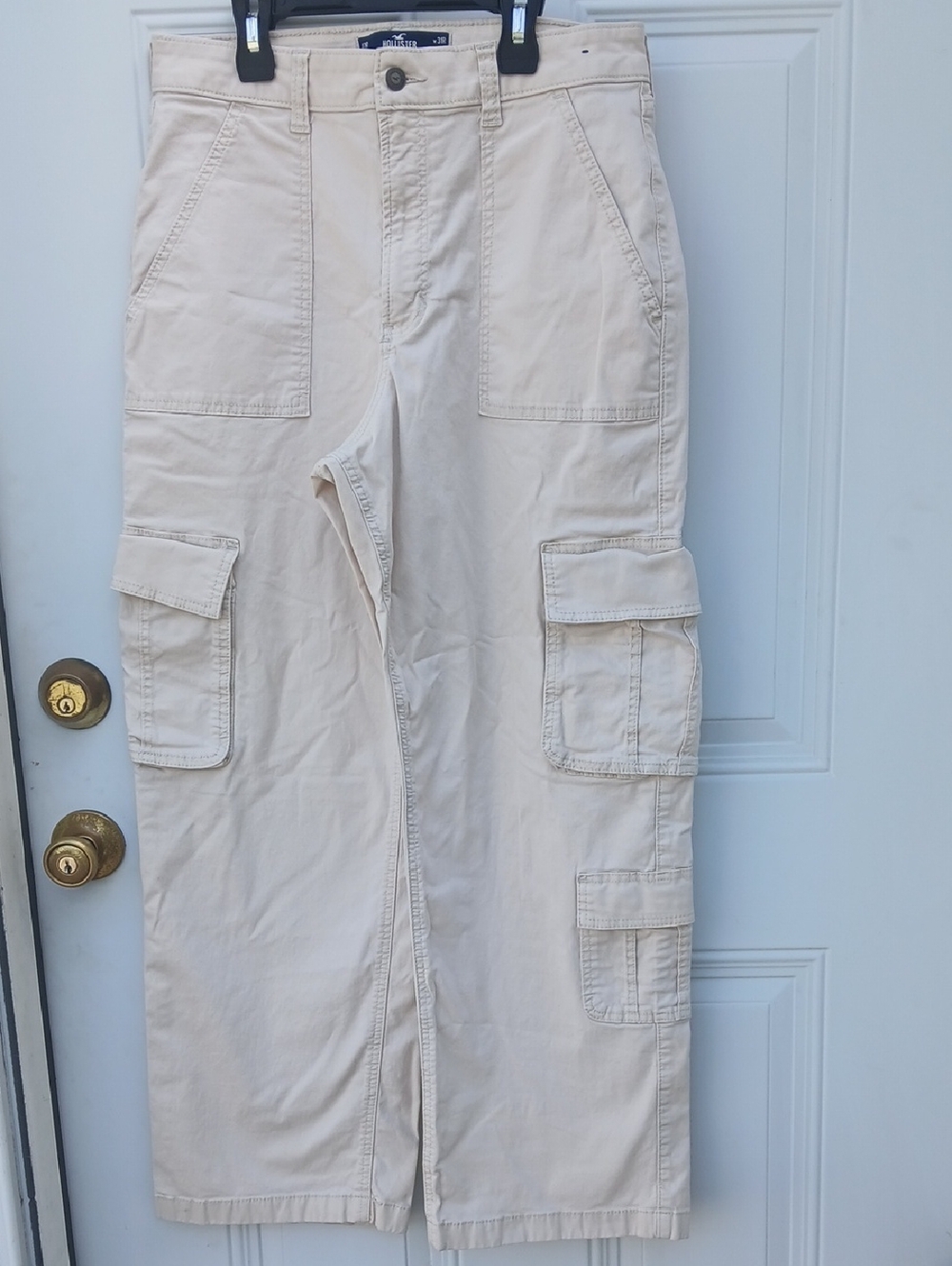 Hollister California Men's Light Beige Cargo Pants Ultra High-Rise Baggy